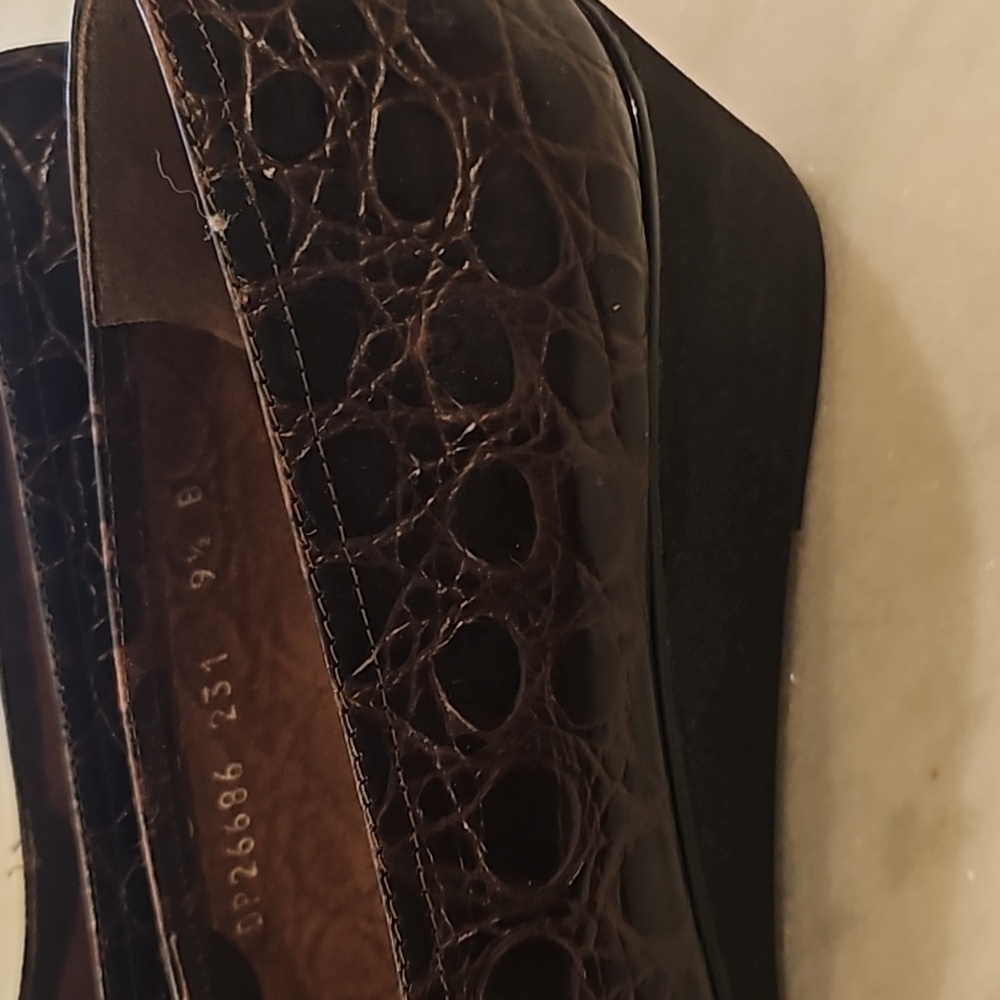 Salvatore Ferragamo Dark Brown Croc-Embossed Leather - Picture 7 of 7